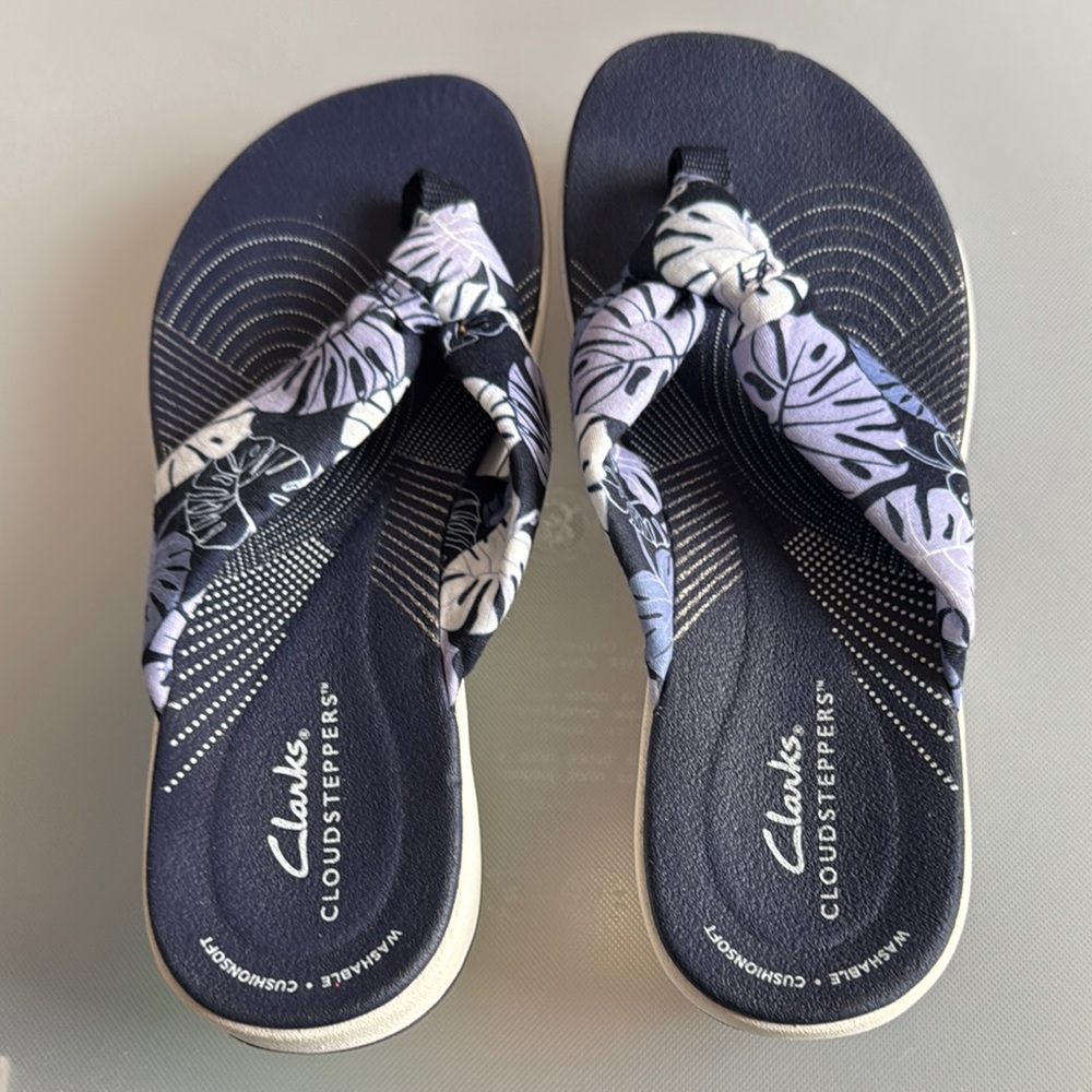 Clarks Women's Navy Floral Flip Flops